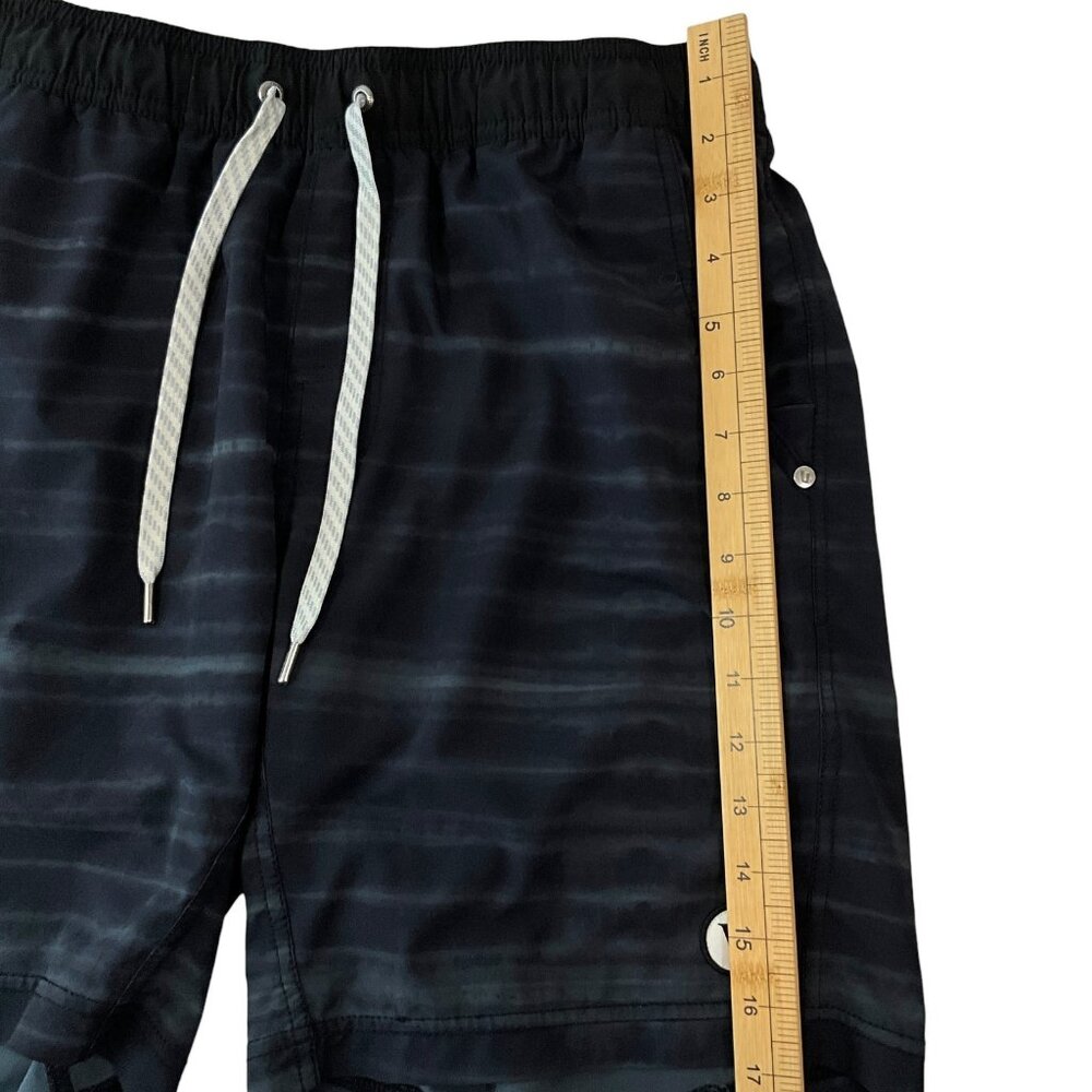 Vuori Kore Shorts Mens Waist 30 / Small Black Gray Striped Lined Drawstring - Picture 8 of 8
